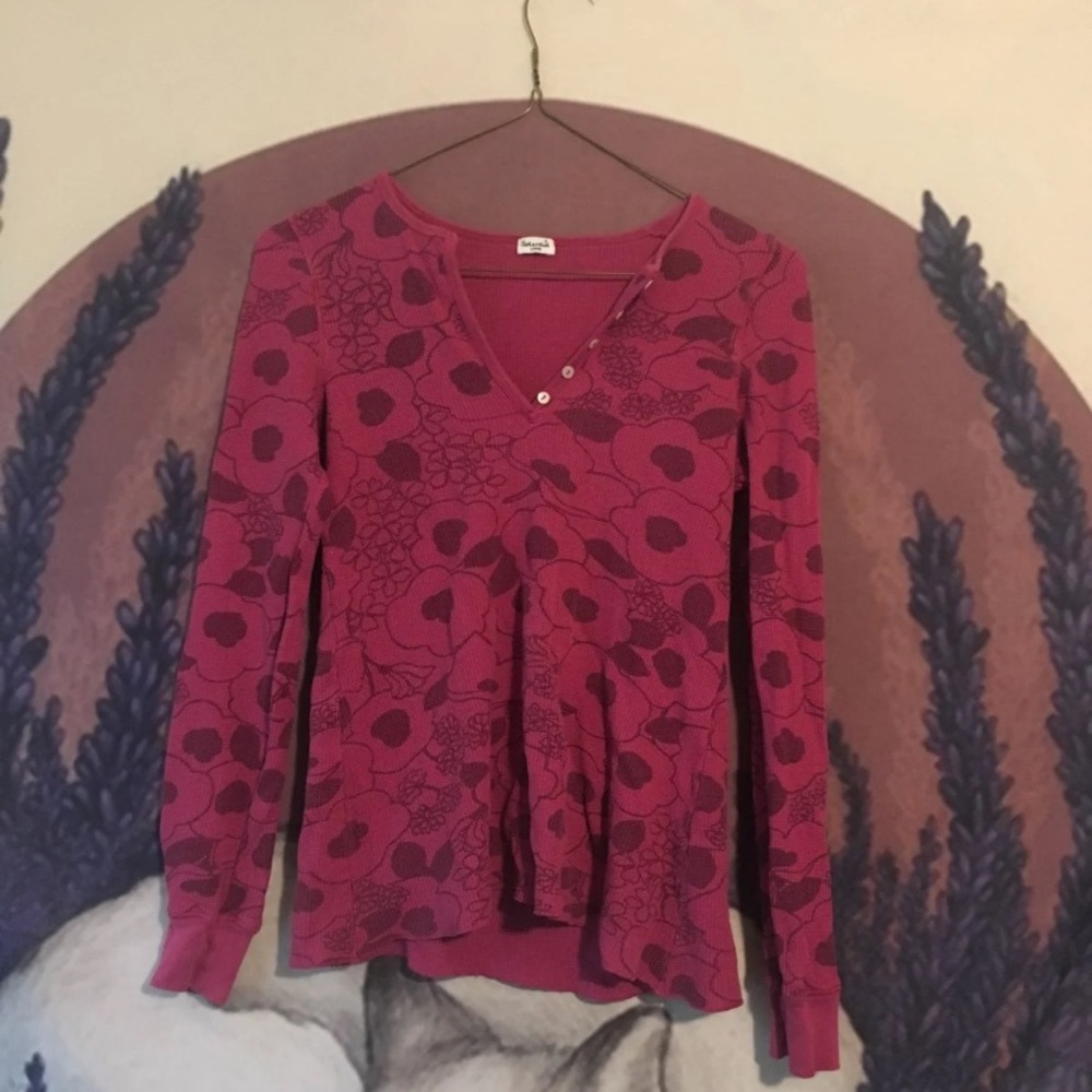 Violet splendid top with floral design